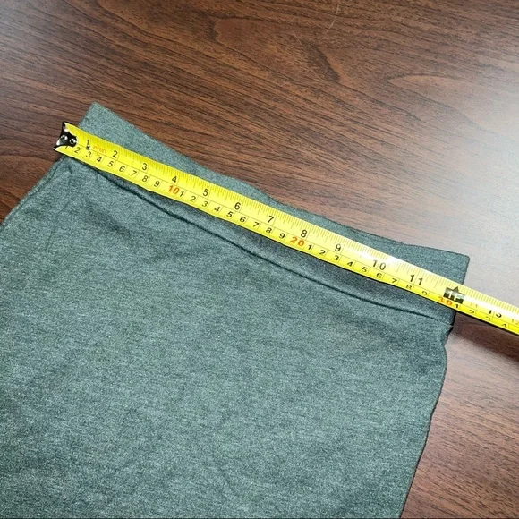 Green fitted mini from forever 21 - Picture 4 of 7